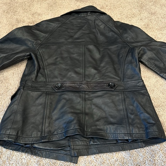 Woman’s Medium Leather Jacket - Picture 9 of 10